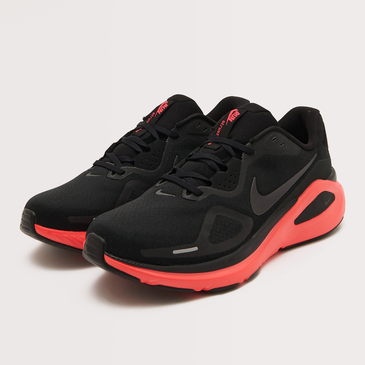 Men’s Structure 26 Running Shoes