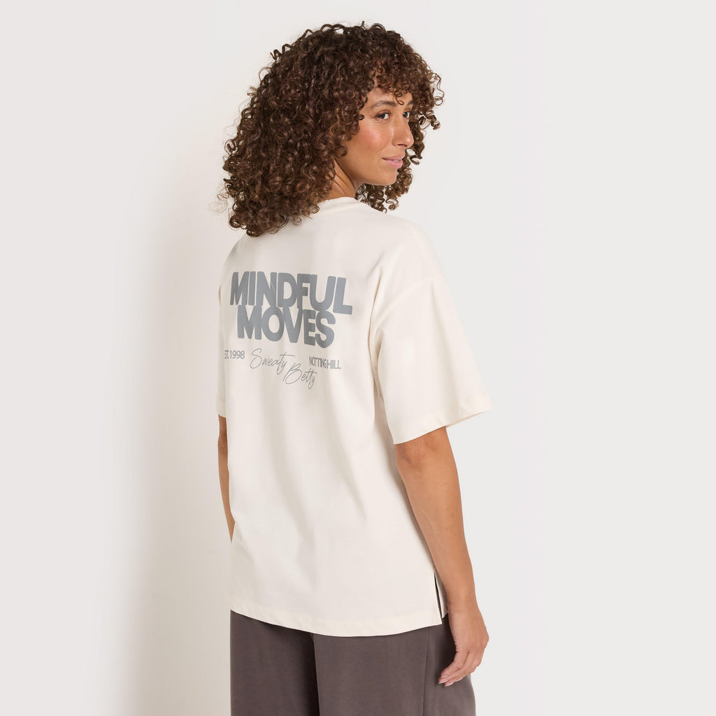 Women's Made To Move Graphic T-Shirt